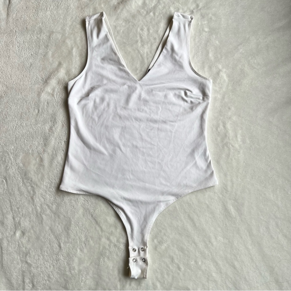 Dynamite White Stretch Vneck Bodysuit